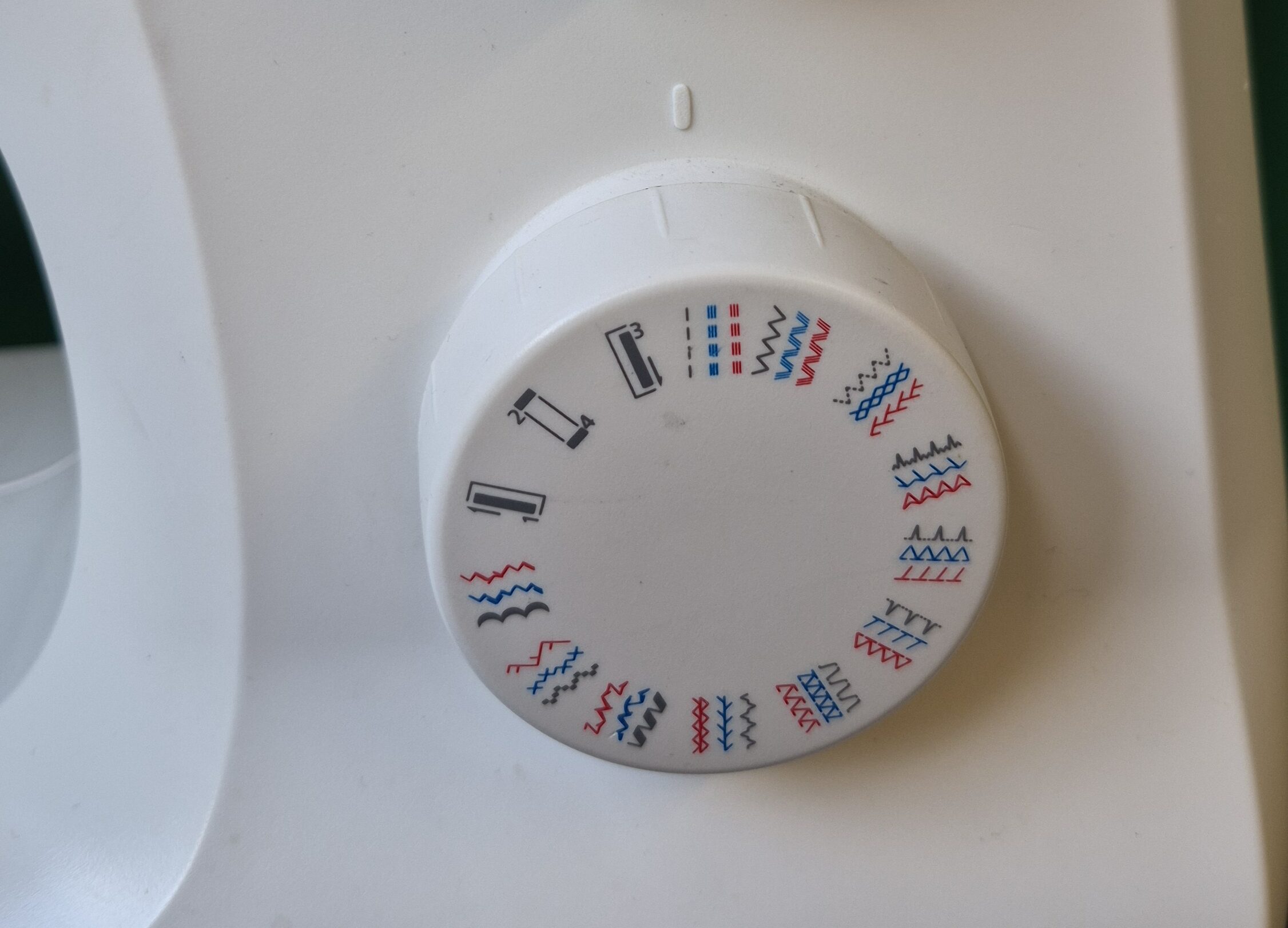 Parmi les éléments suivants, lequel est le bouton de marche arrière / point d'arrêt ?
